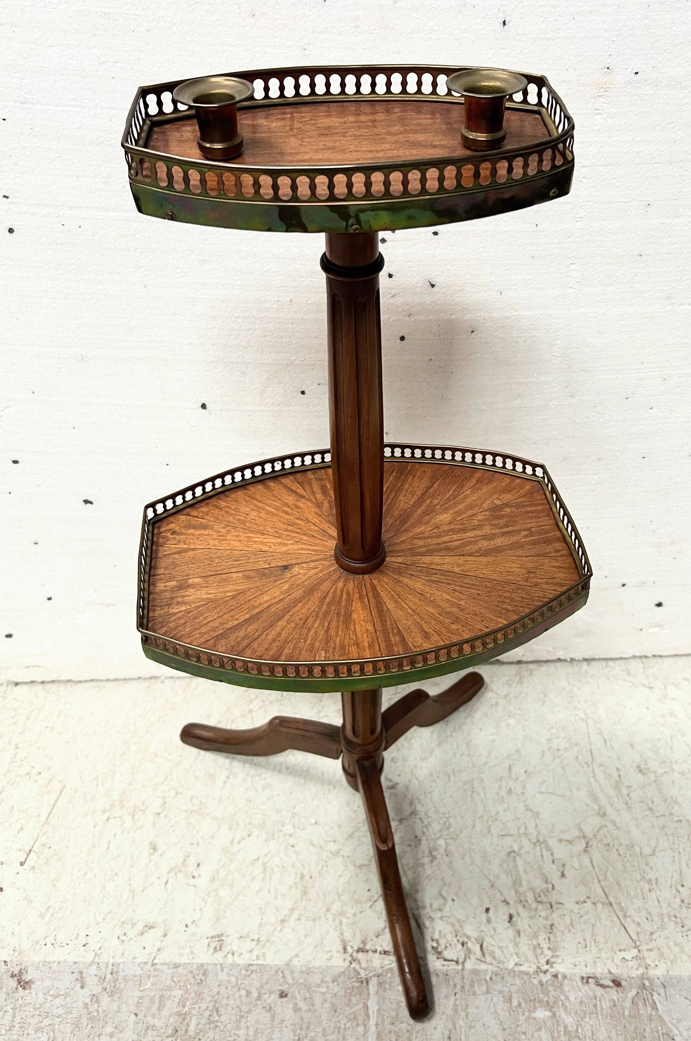 Silent servant in Louis XVI style in mahogany, 20th century.