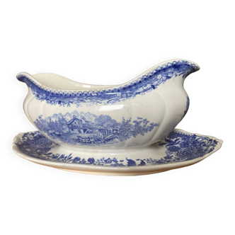 Gravy boat