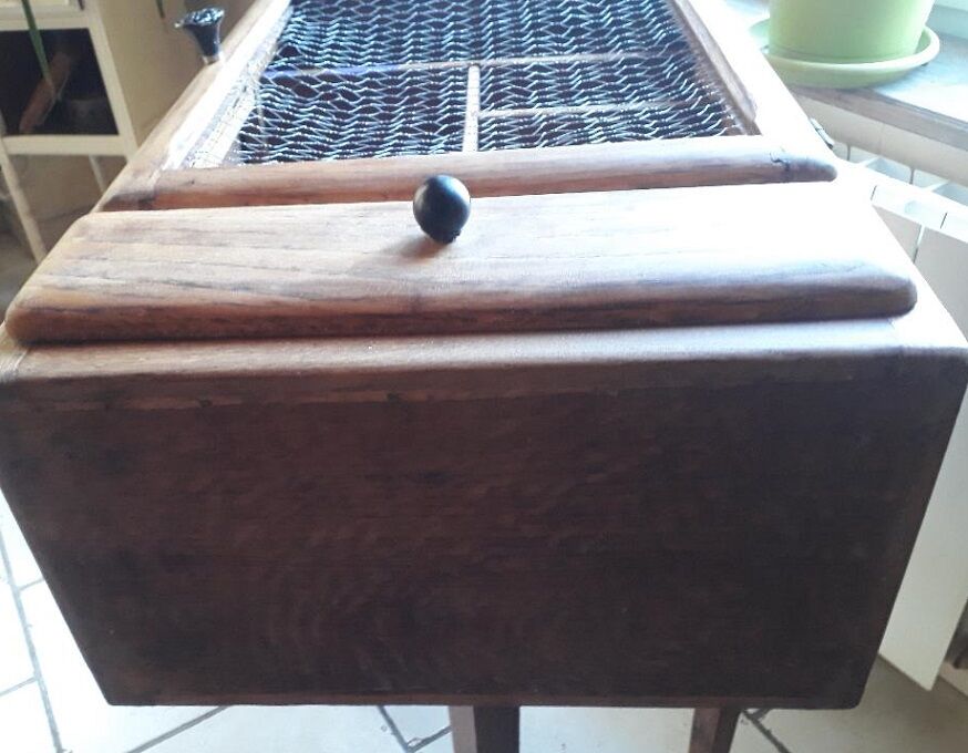 Oak country wall cabinet