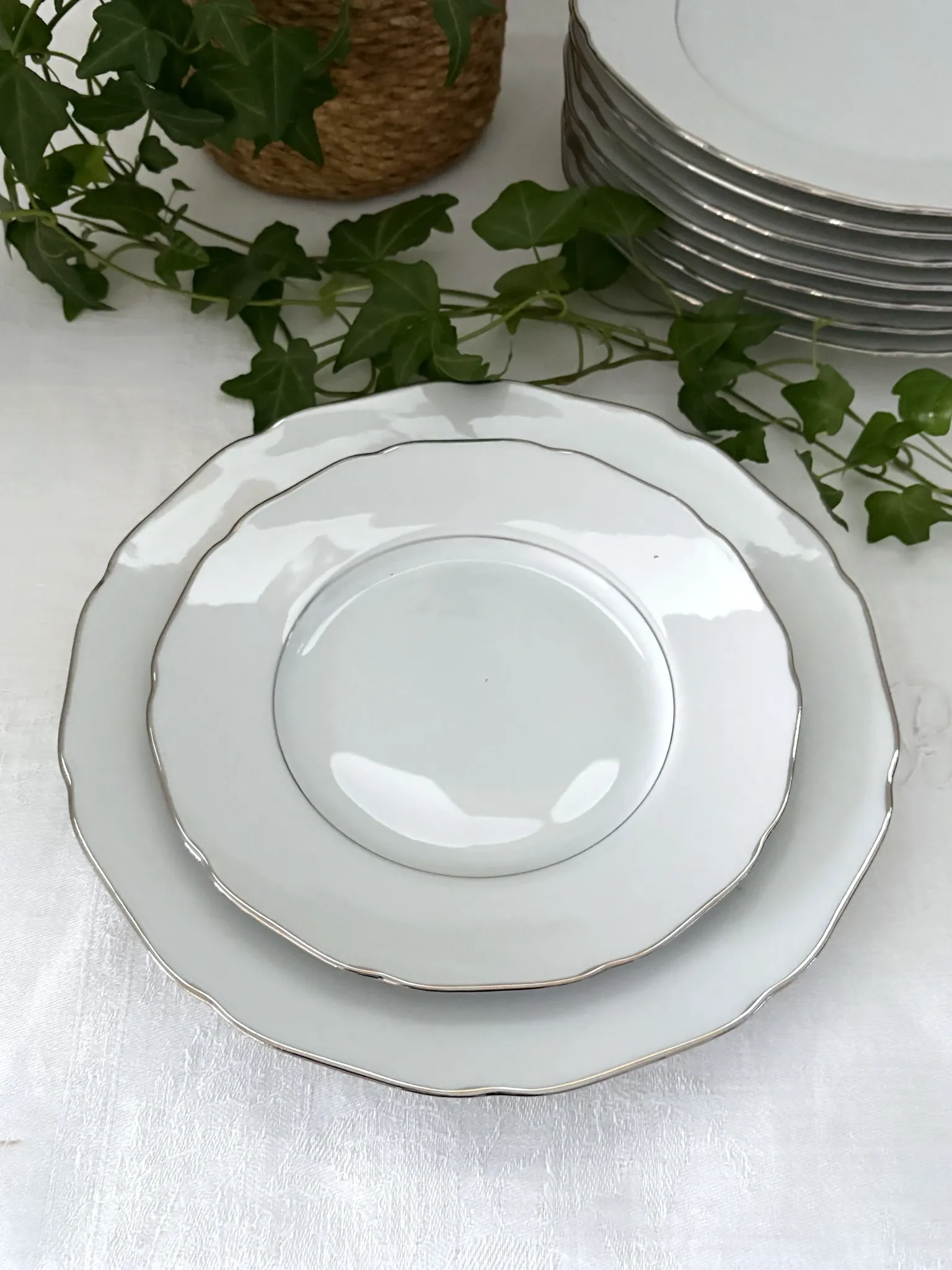 10 white porcelain dessert plates