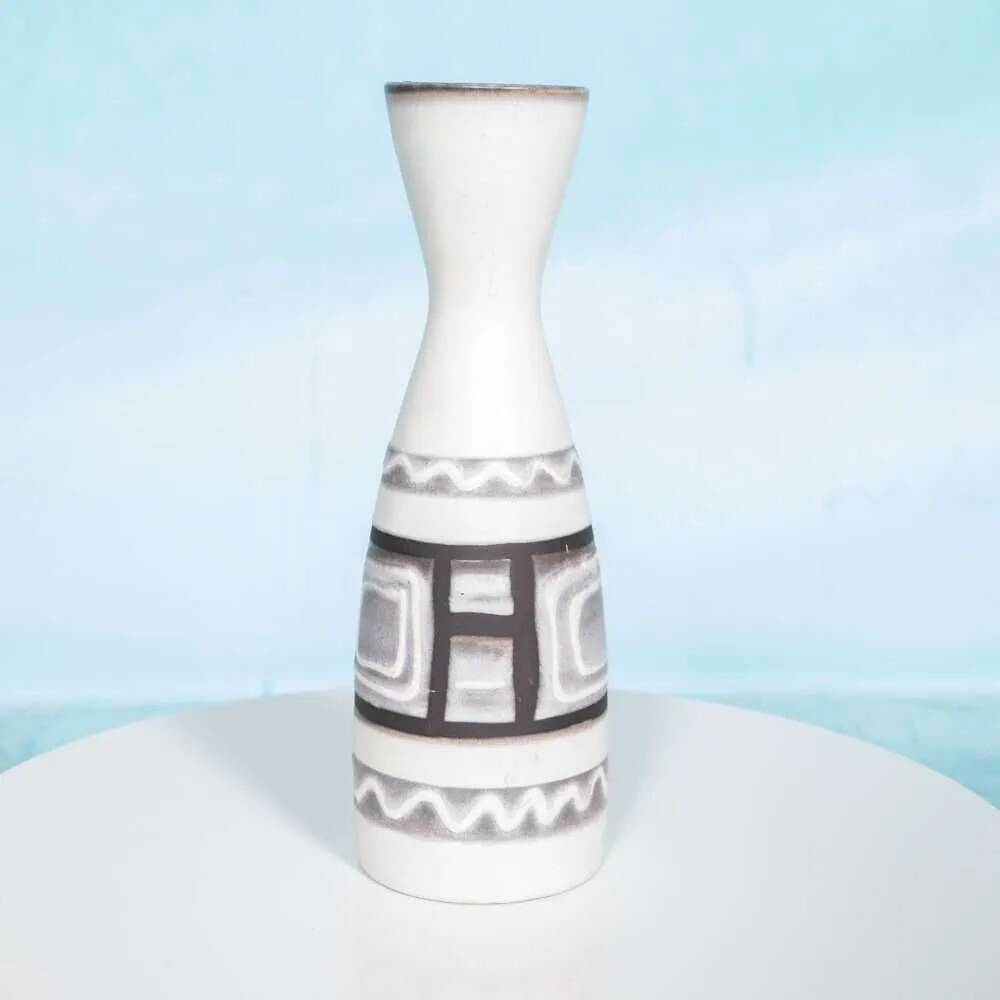 Vintage vase W-Germany flowers from the 1960s, natural boho tones.