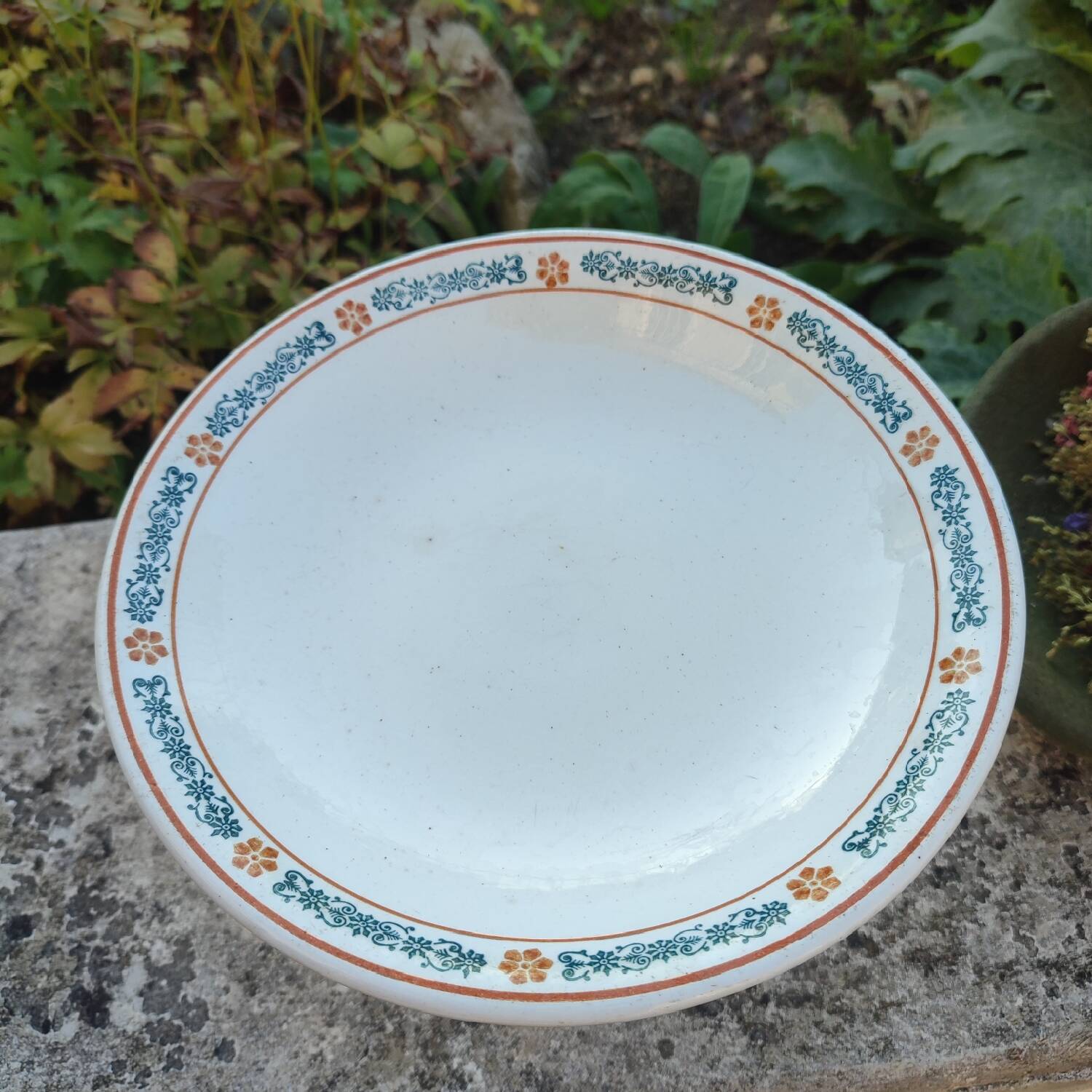 Saint-Amand fruit bowl on foot, new ceramic factories of the North, Molière model