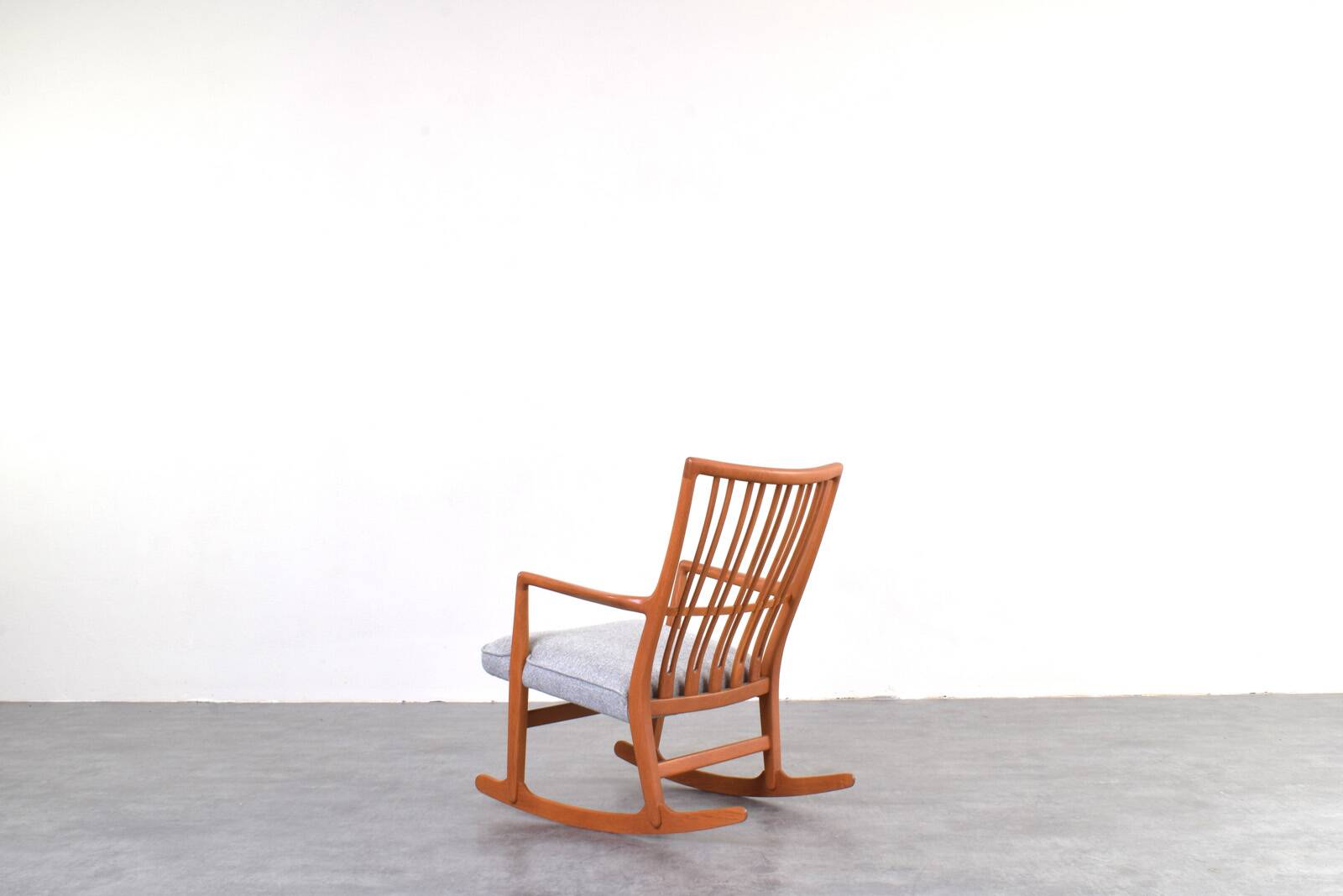 Rocking Chair ML33 by Hans J. Wegner for A/S Mikael Laursen, 1950s.