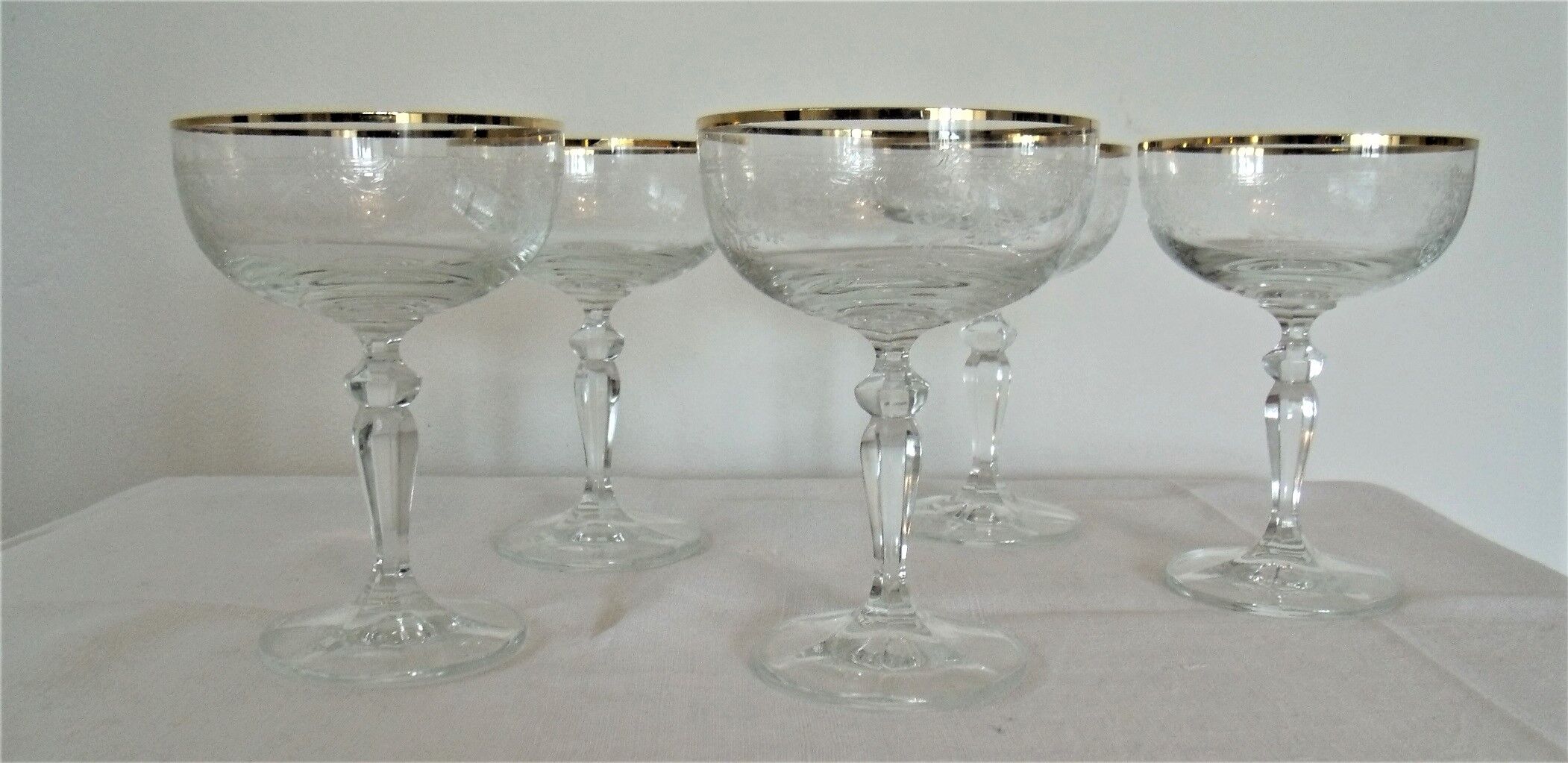 Lot of 5 cups champagne in Crystal engraved NET gold