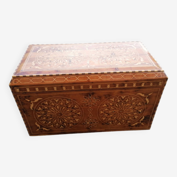 Camphor chest