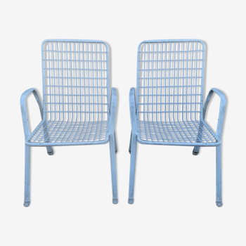 Lot of two metal chairs