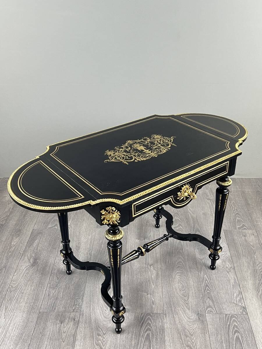 Living room table with flaps in Napoléon III style, 19th century.