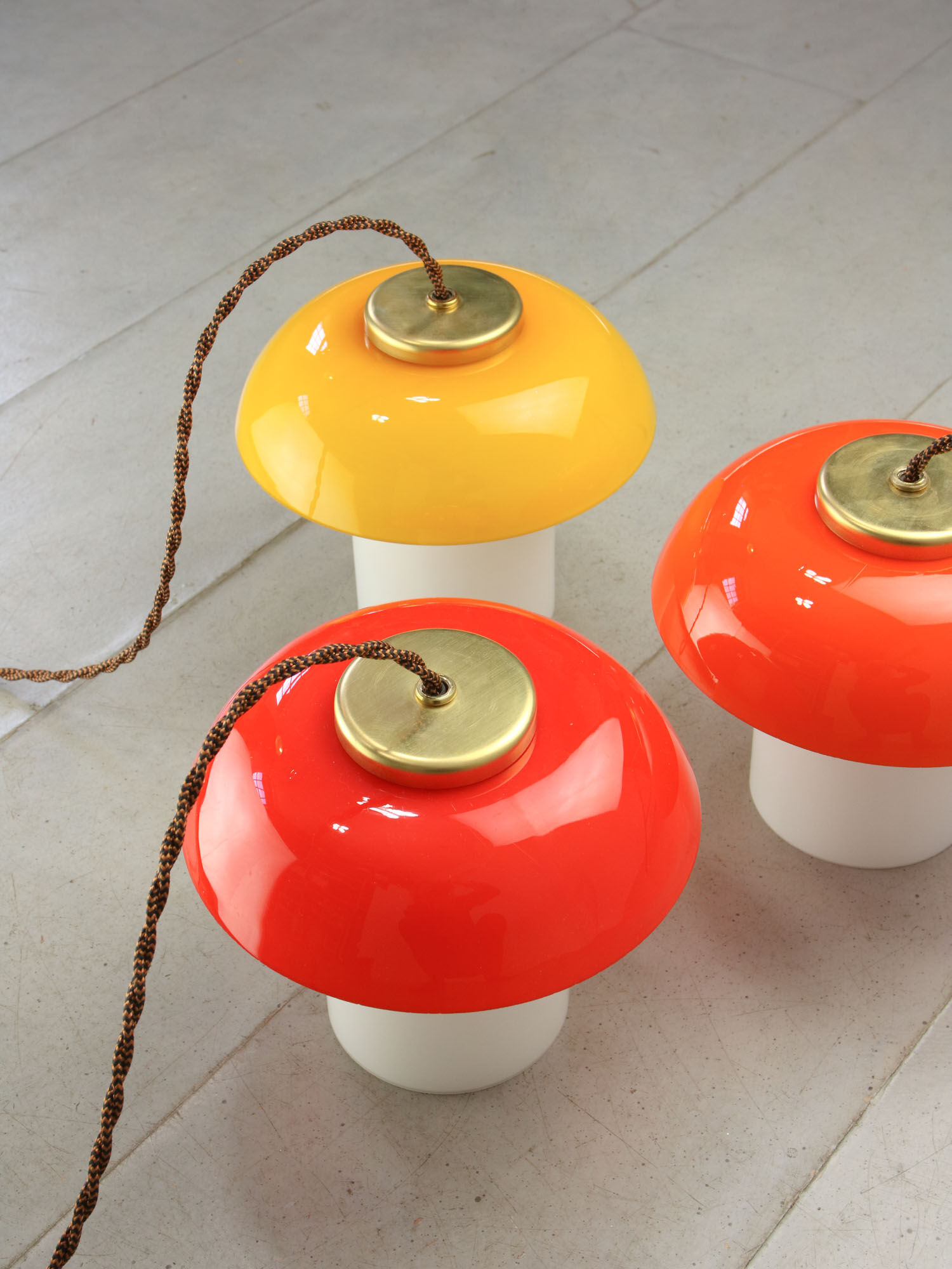 Mid-century yellow glass & brass mushroom table lamp