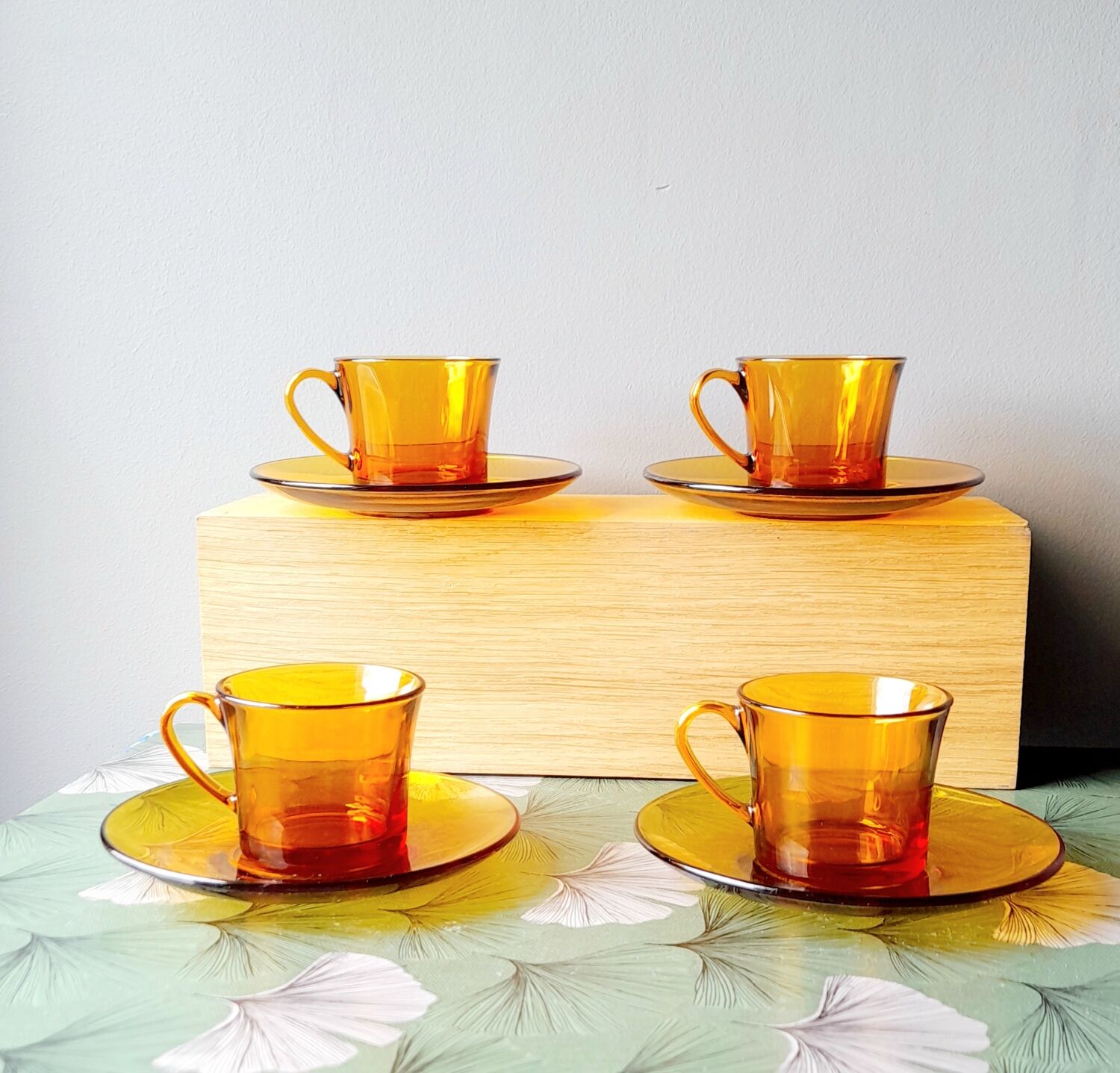 Amber coffee cups 70s