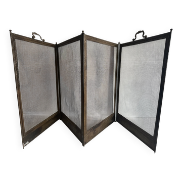 Antique brass and iron mesh spark guard with 4 panels – Early 20th century