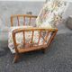 Fauteuil tissu fleuri pieds compas