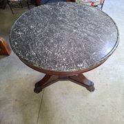 Round mahogany gueridon with a marble top – Empire Restoration period