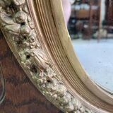 Wooden and gilded mirror with medallion center n°3