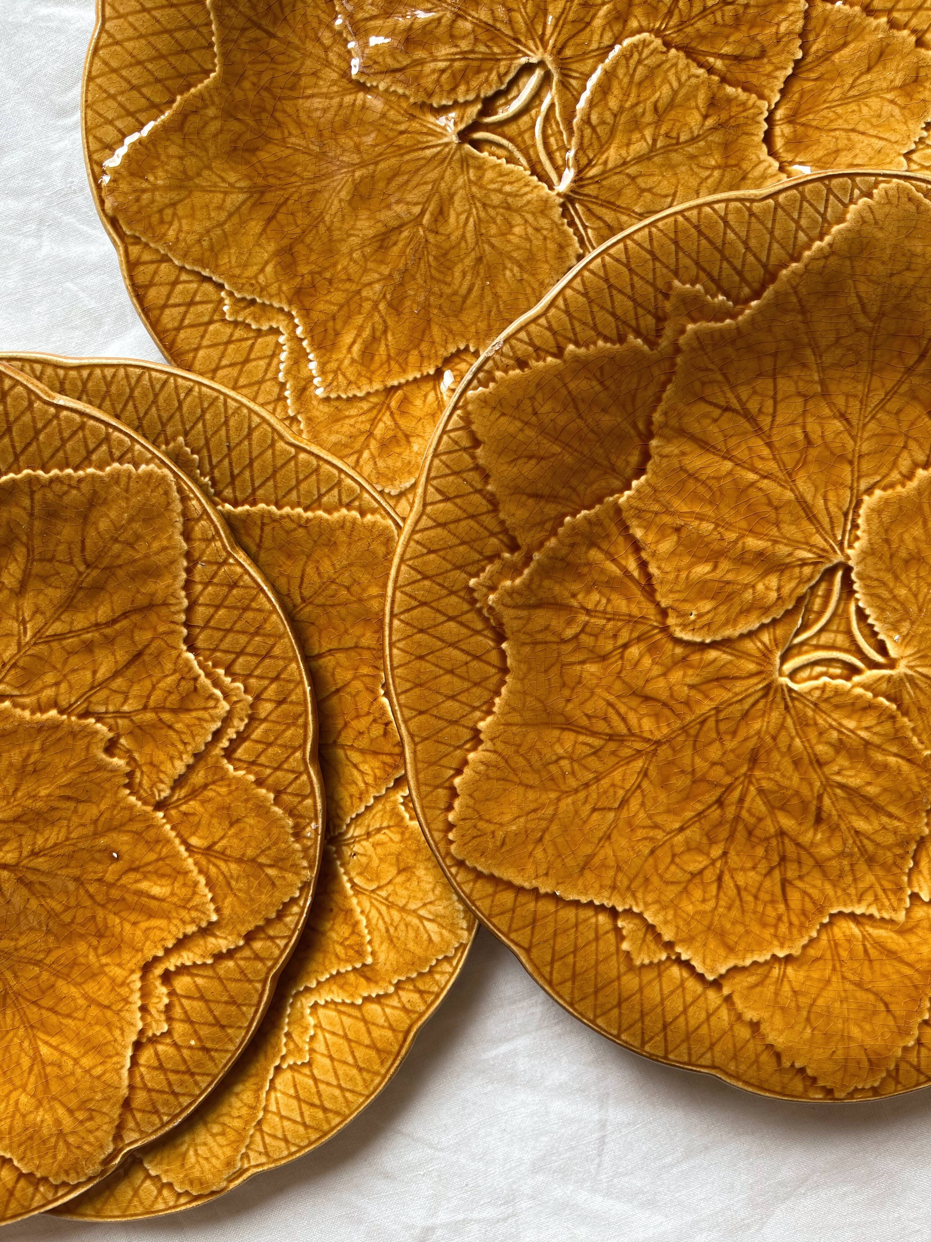 4 Gien earthenware plates with vine leaf design, Primefleur vintage creation