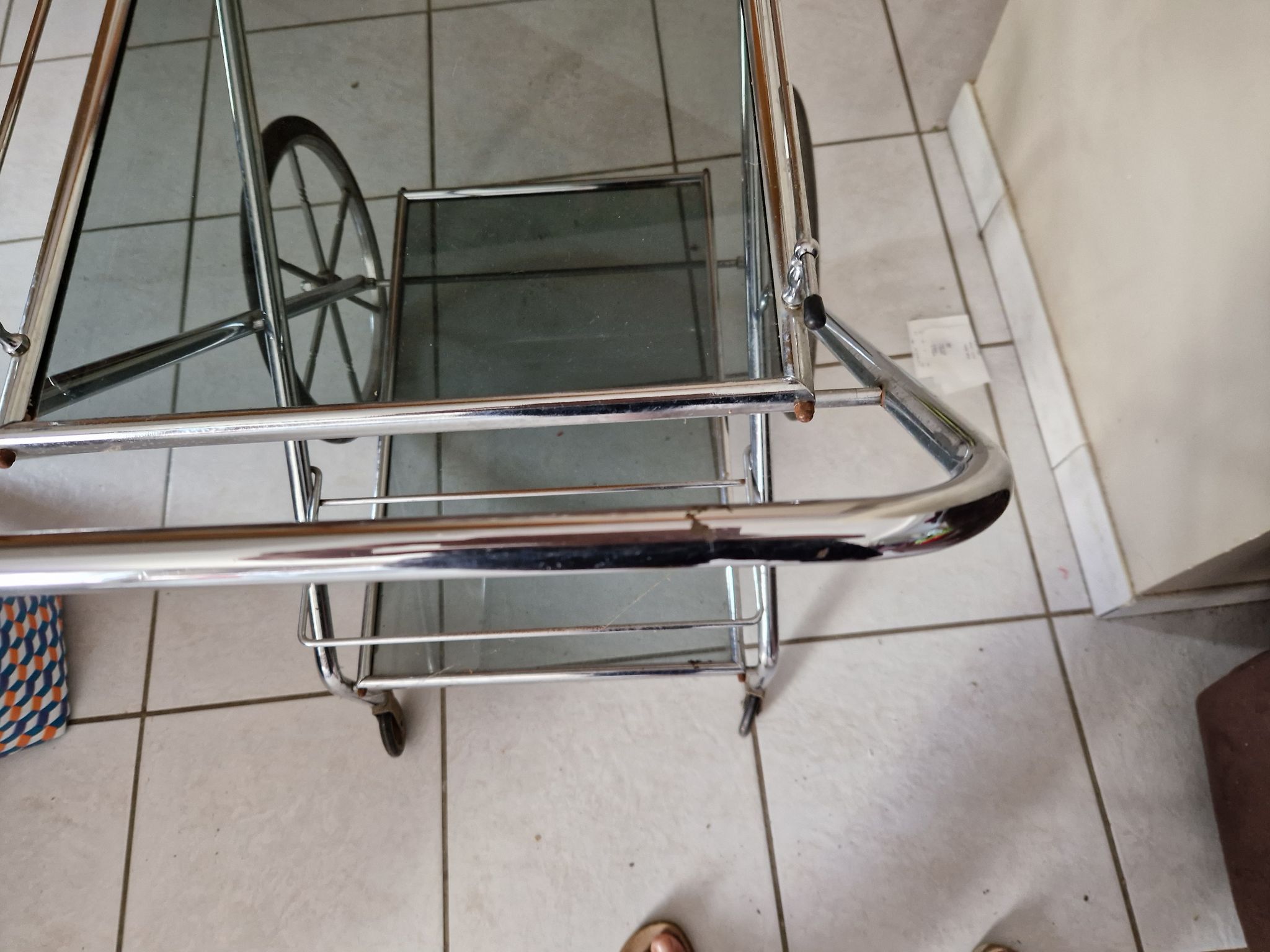Smoked glass service