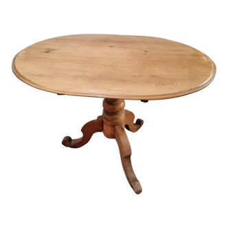 Pine round table