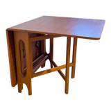 Scandinavian table with flaps
