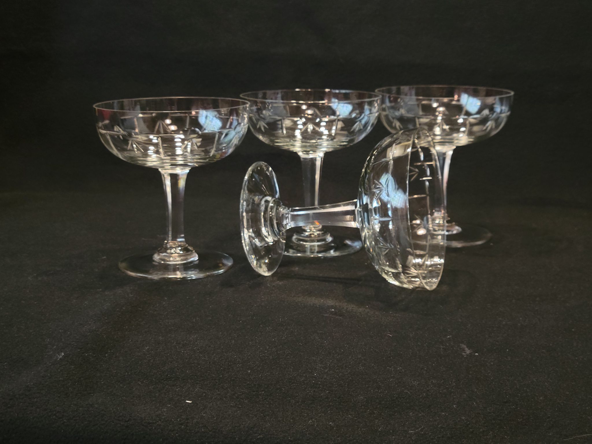 4 Antique Champagne Glasses In Engraved Crystalline