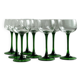 8 verres à vin d'Alsace, pied en verre vert