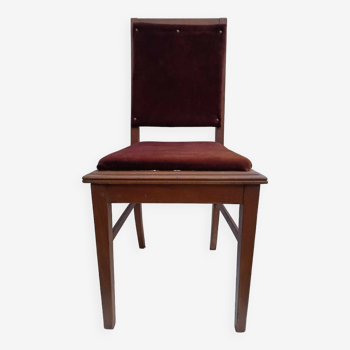 Elegant designer chair in wood and burgundy velvet - contemporary style and comfort