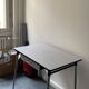 Table formica grise et ses 3 chaises