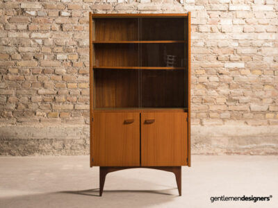 Teak sideboard consisting of a showcase with shelves and a double door