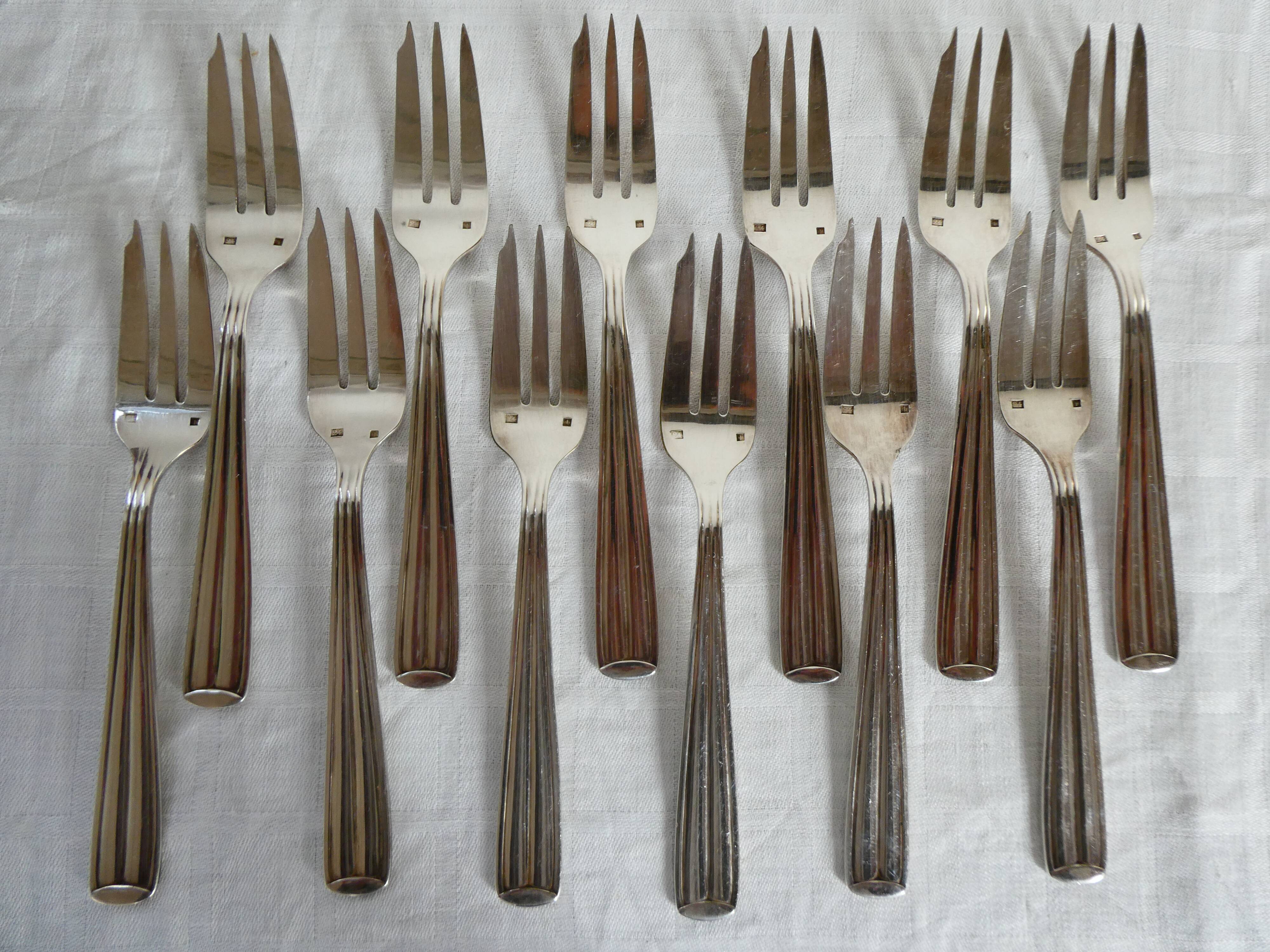 12 Vintage silver plated metal dessert forks by Saint Médard goldsmith 24 grs