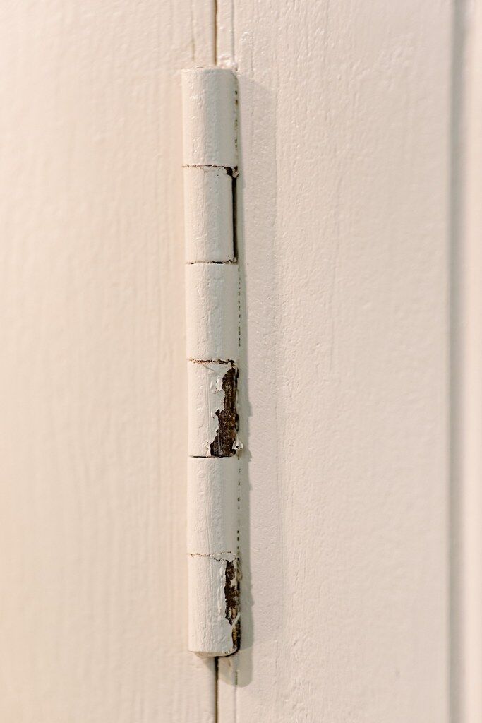 Vintage wooden dresser - linen colors