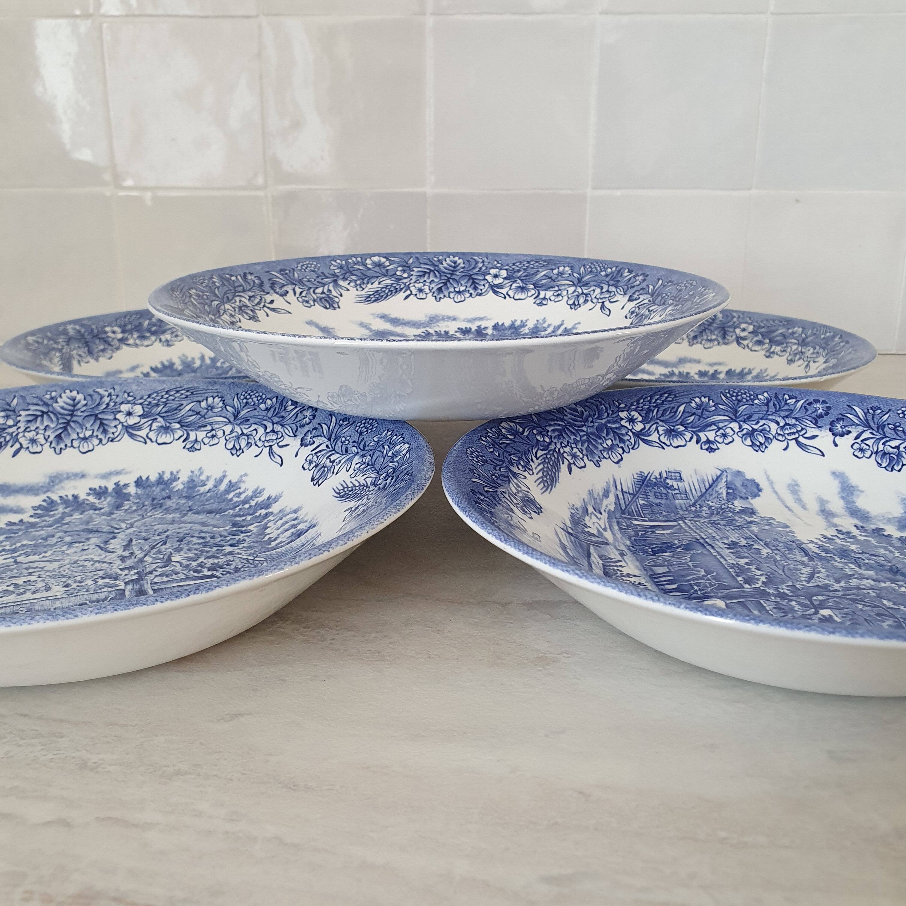 Churchill / Deep plates in English porcelain