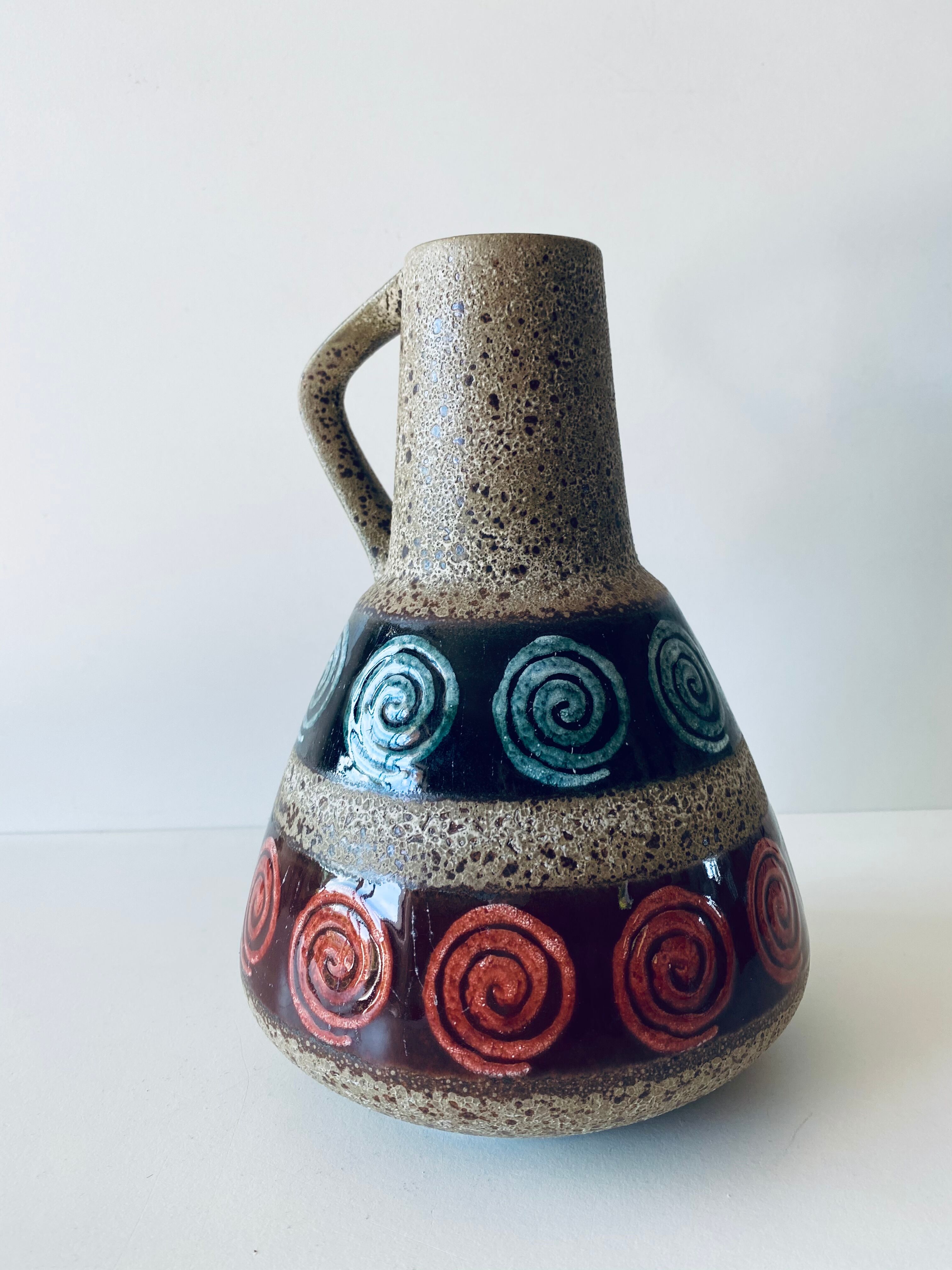 50s spiral decoration pitcher