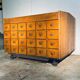 Classeur en bois avec 32 tiroirs vintage