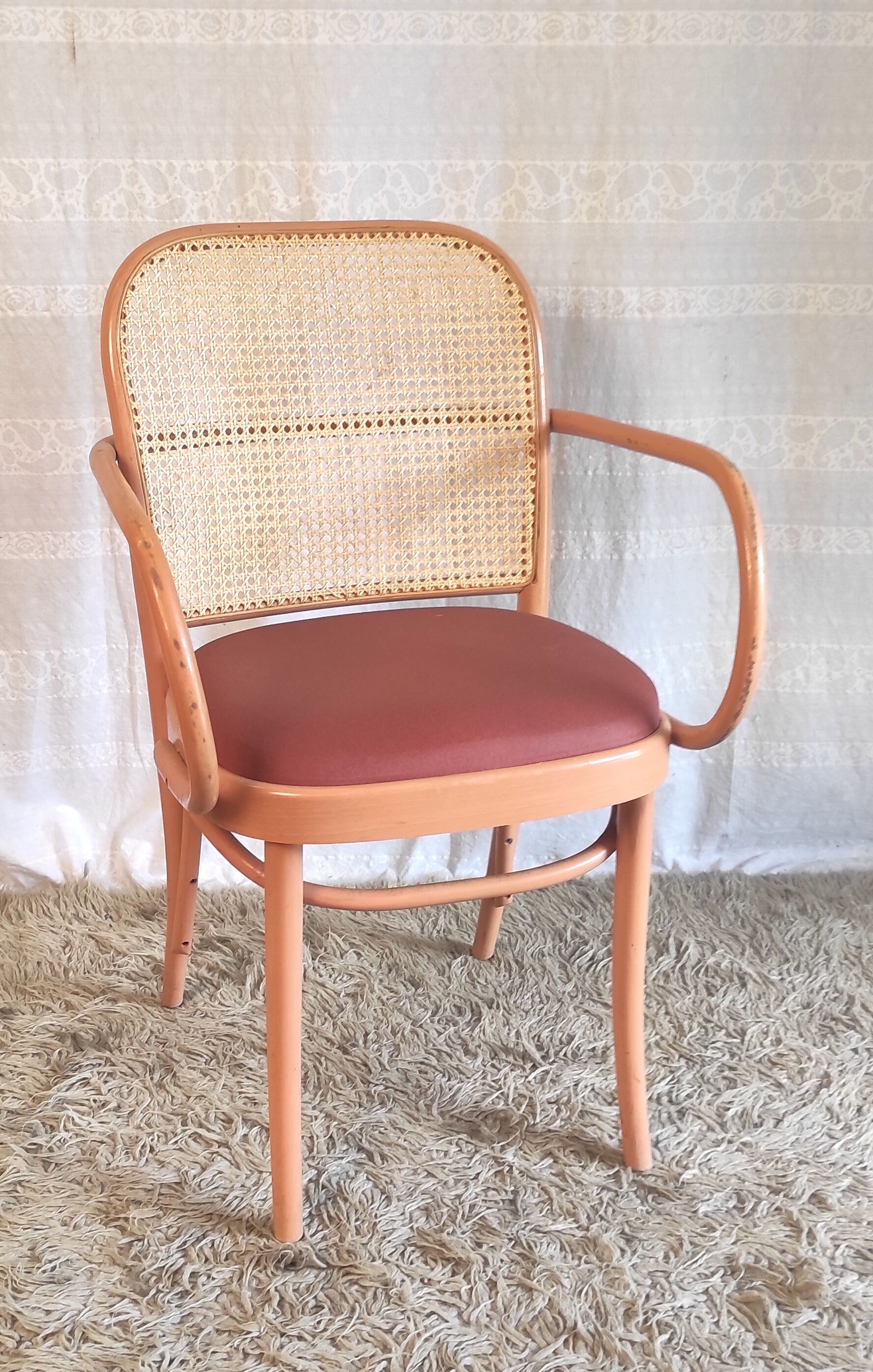 Curved wooden armchair model 811 by J. Hoffmann – late edition XXth