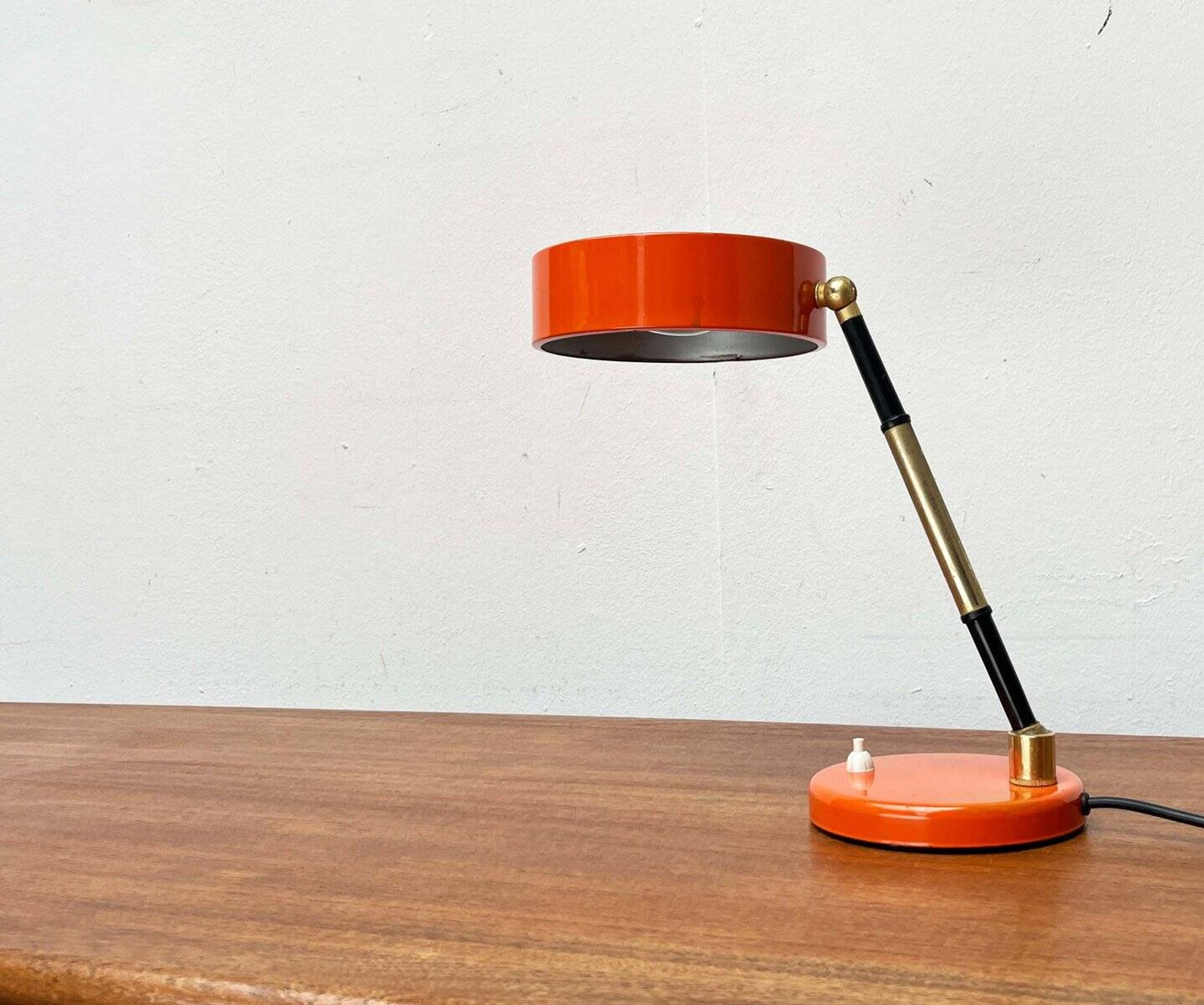 Mid-century minimalist orange table lamp, Italy, 1960s.