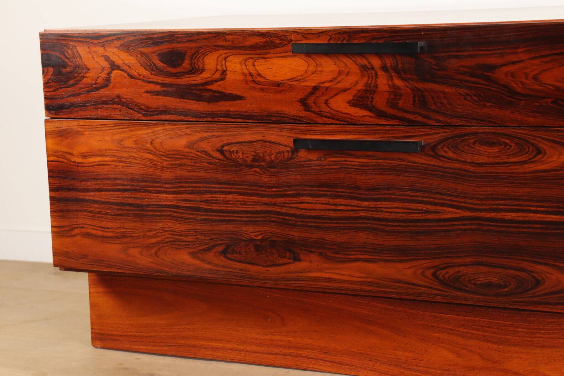 Low Scandinavian sideboard in rosewood – Ib Kofod Larsen – Denmark 1960