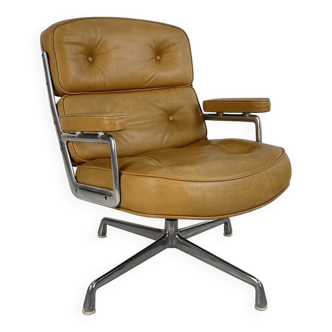 Fauteuil de lobby Charles Eames Herman Miller Time-Life en cuir camel