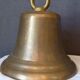 Cloche en bronze laitonné