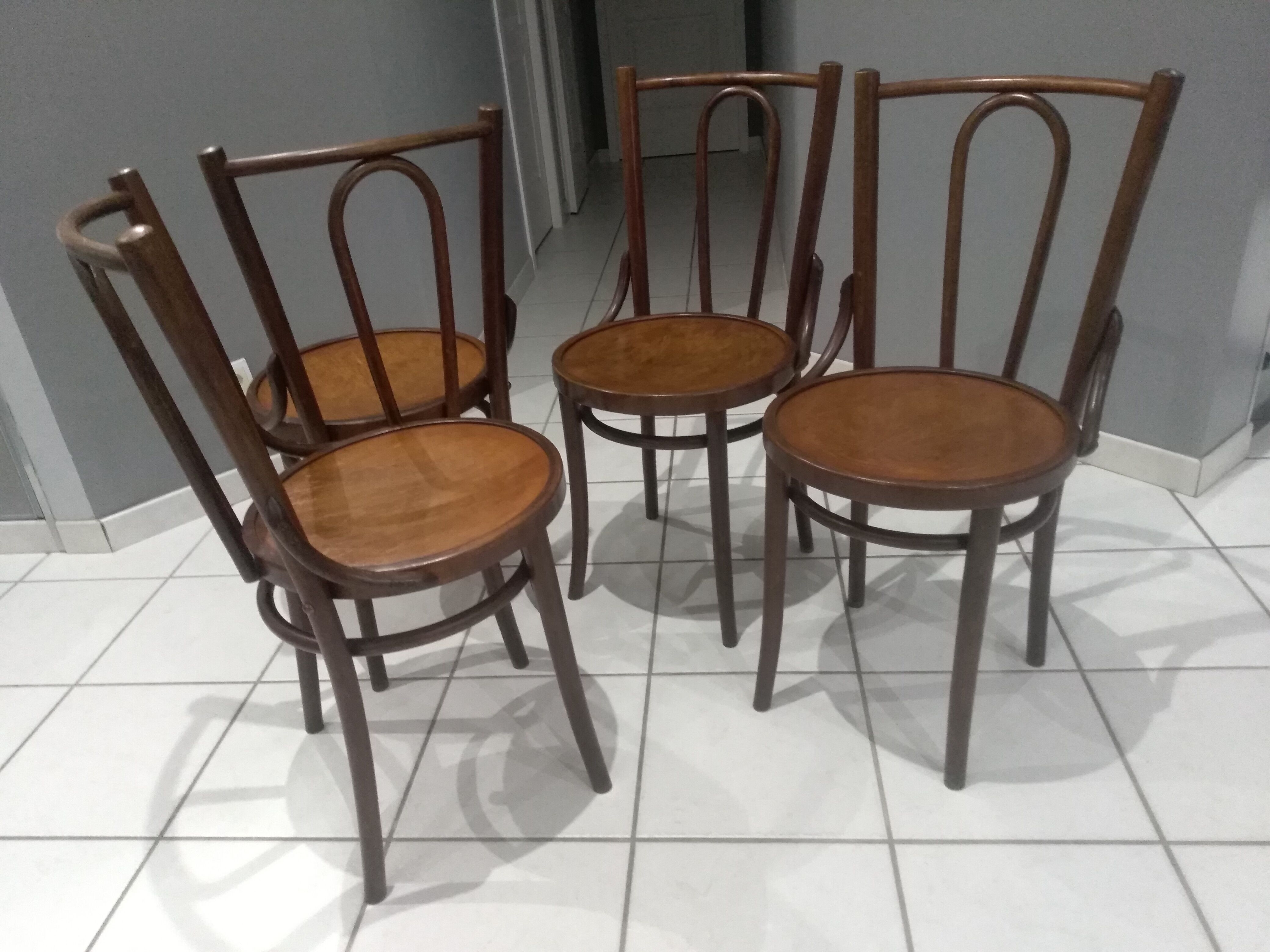 Suite de 4 chaises de bistrot vintage années 1960