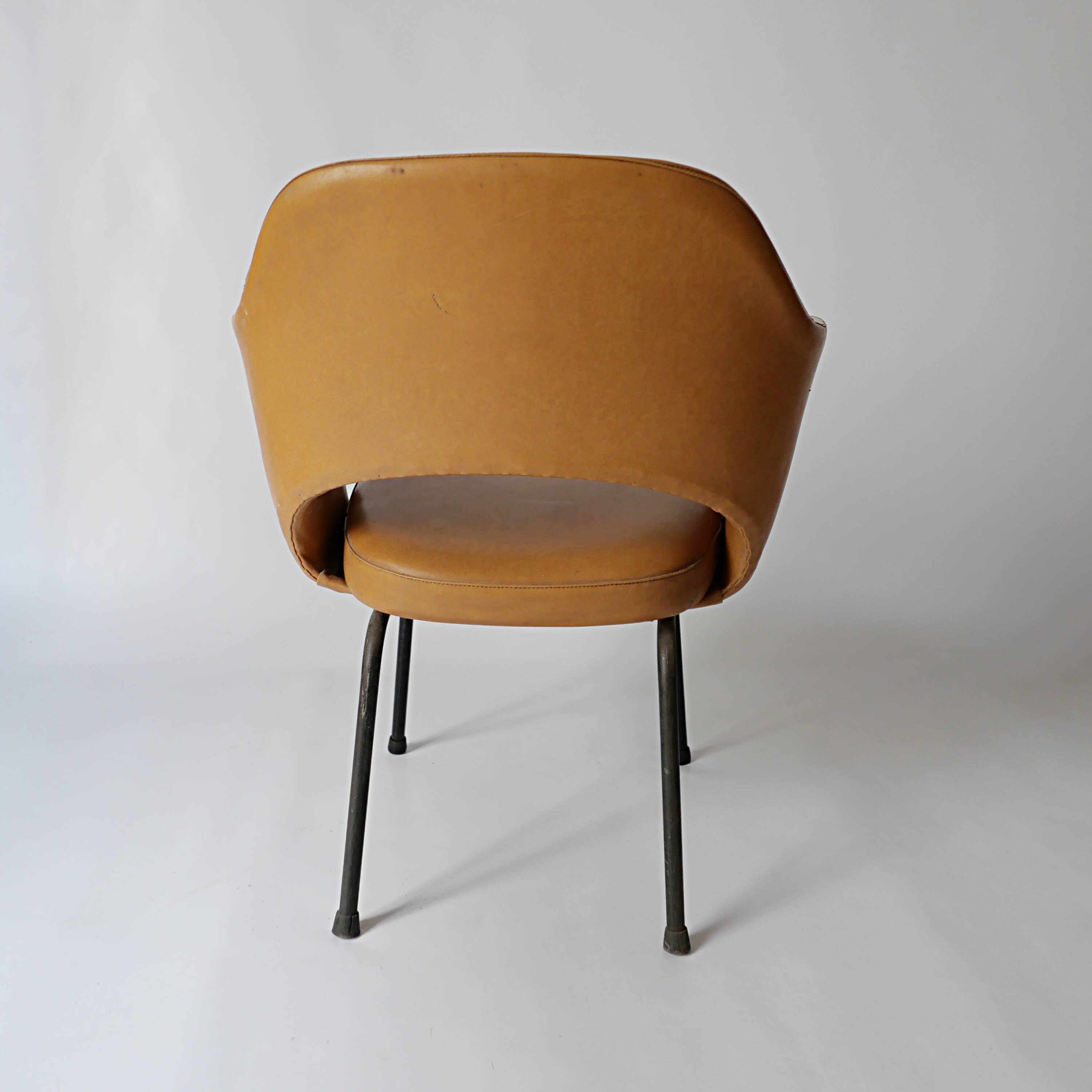 Conference chair Eero Saarinen Knoll 1960