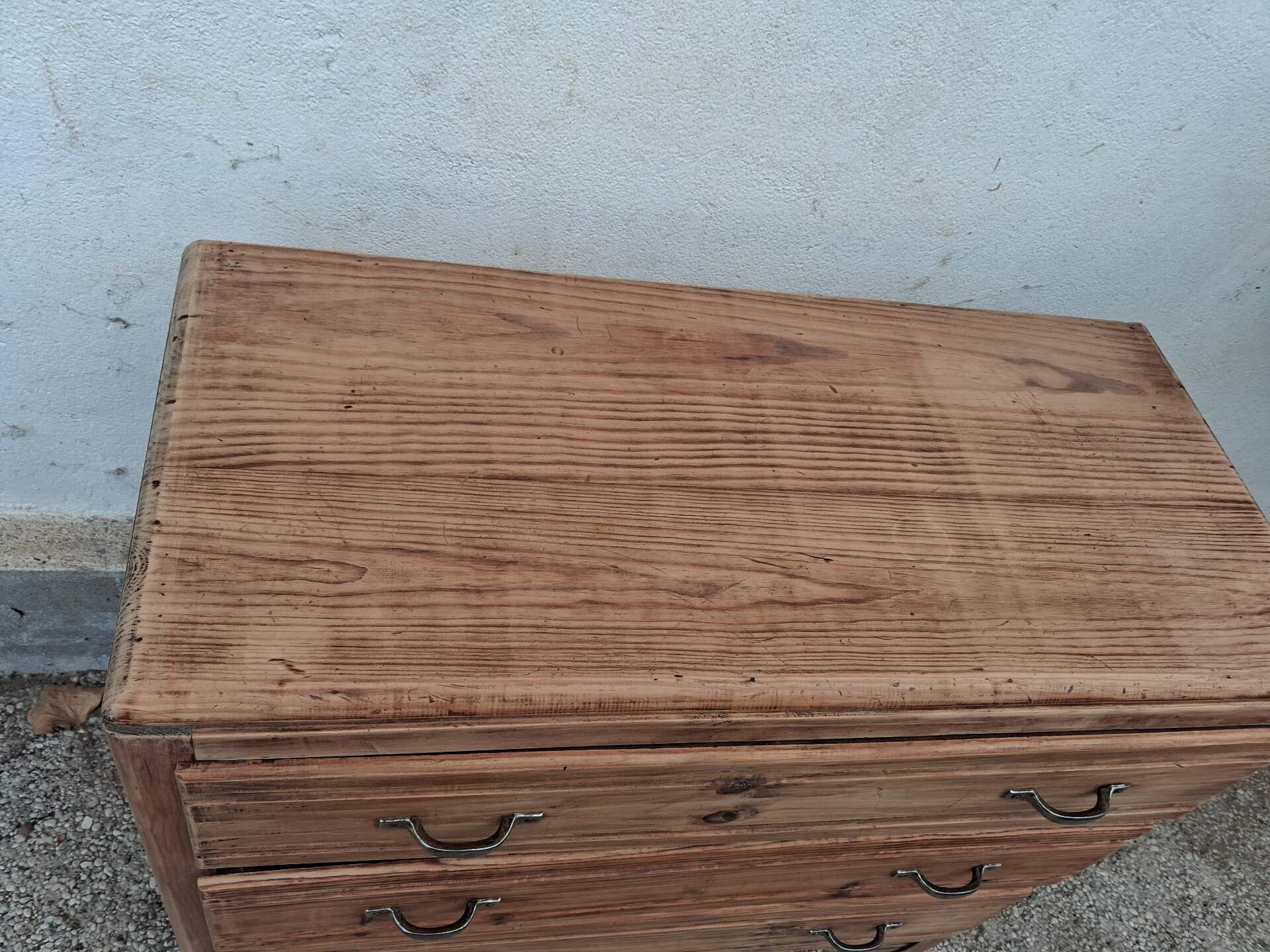 Art Deco chest of drawers