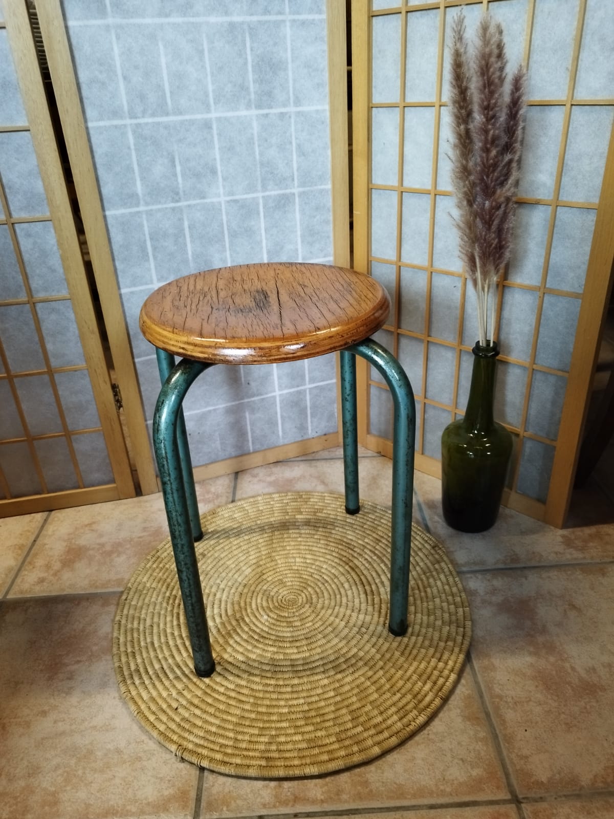 Industrial style tubular foot workshop stool