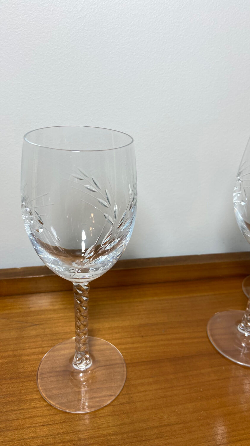PRODUCT BHV - Set of 5 wine glasses in cut crystal 1970