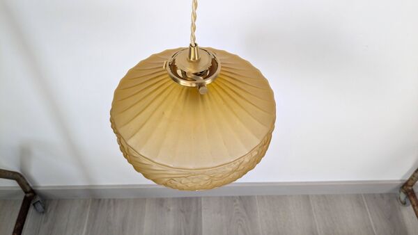 Suspension Art Déco vintage en verre dépoli moulé