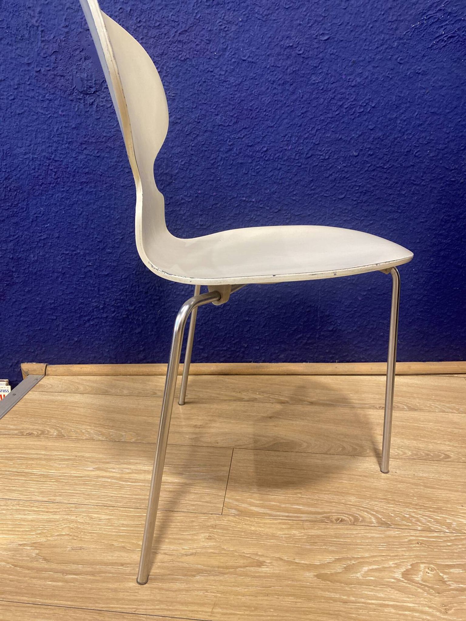 5 chaises fourmi d’Arne Jacobsen