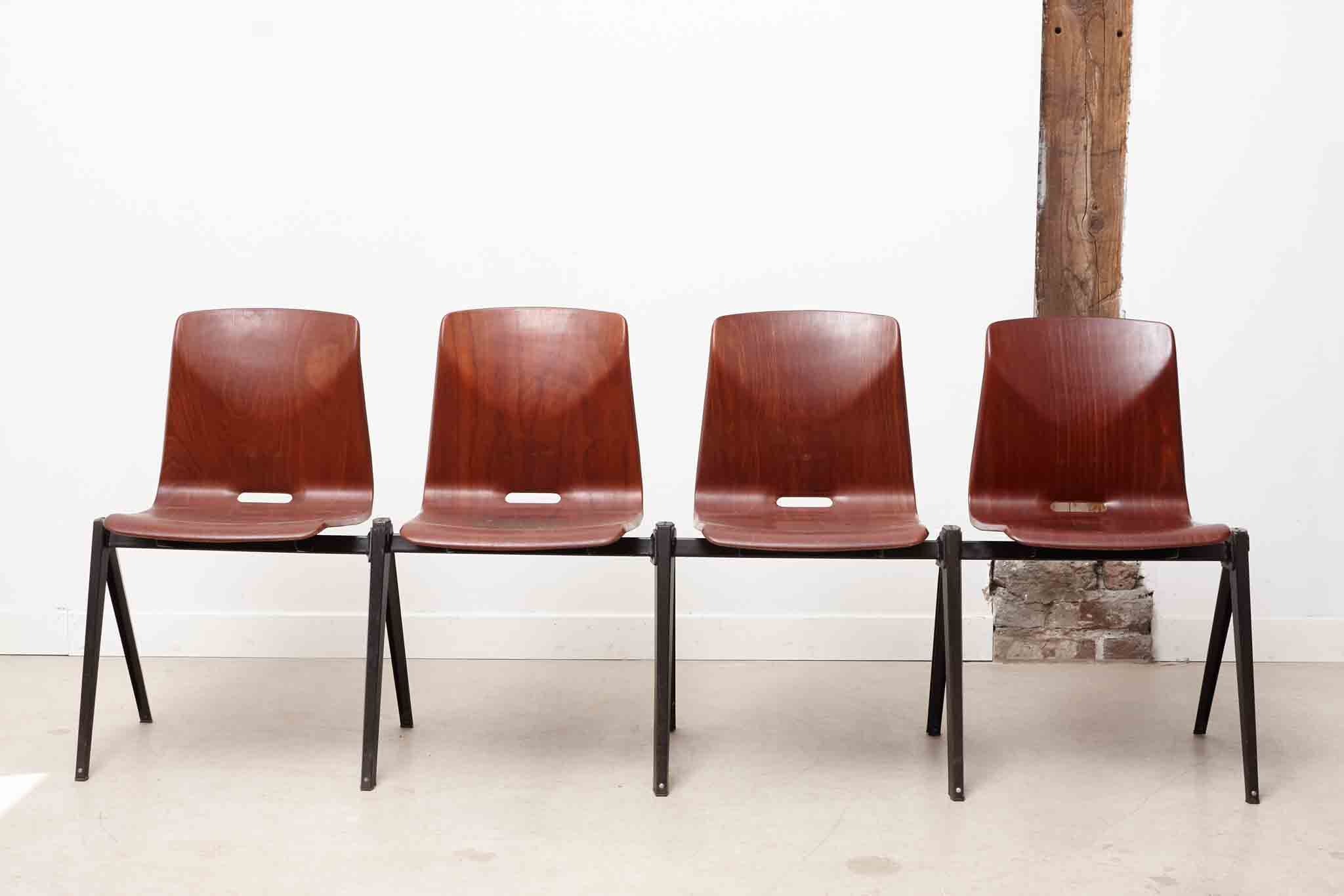 Chaise Galvanitas S22 acajou et pied marron