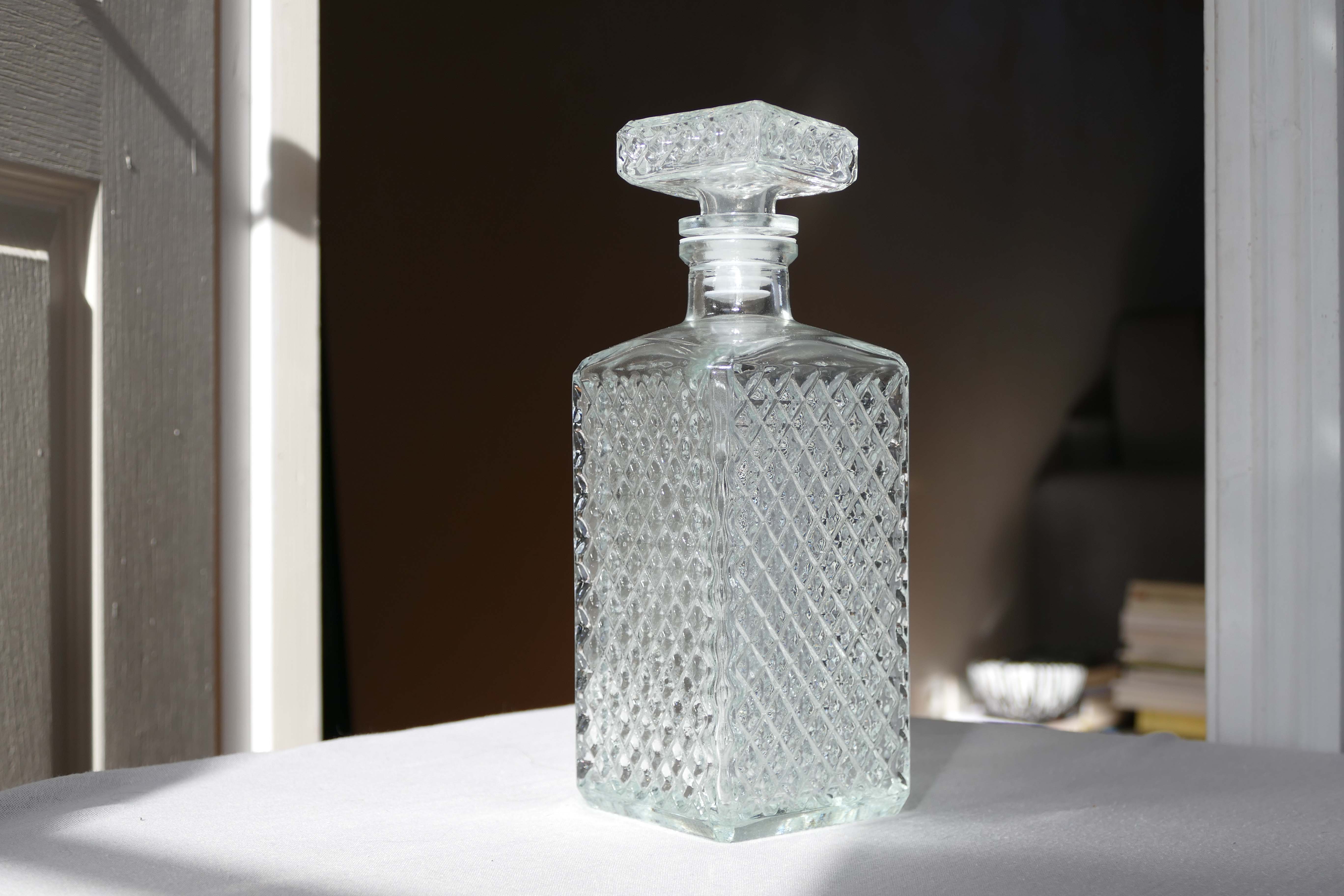 Carafe à whisky vintage verre ciselé