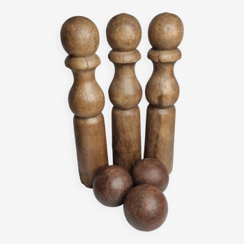 Ancien jeu de quilles grande taille en bois tourné, 52 cm