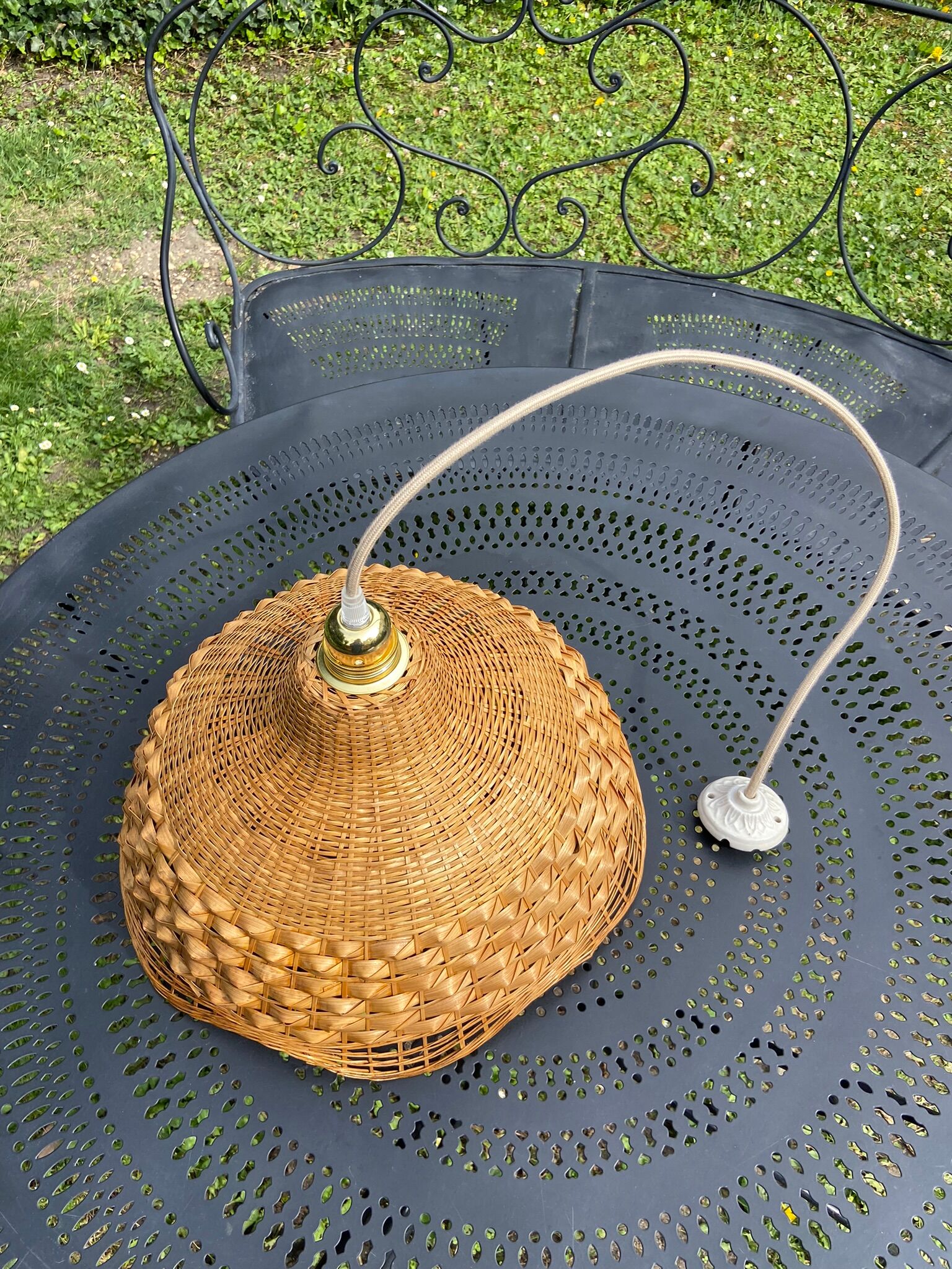 Suspension in rattan and vintage wicker