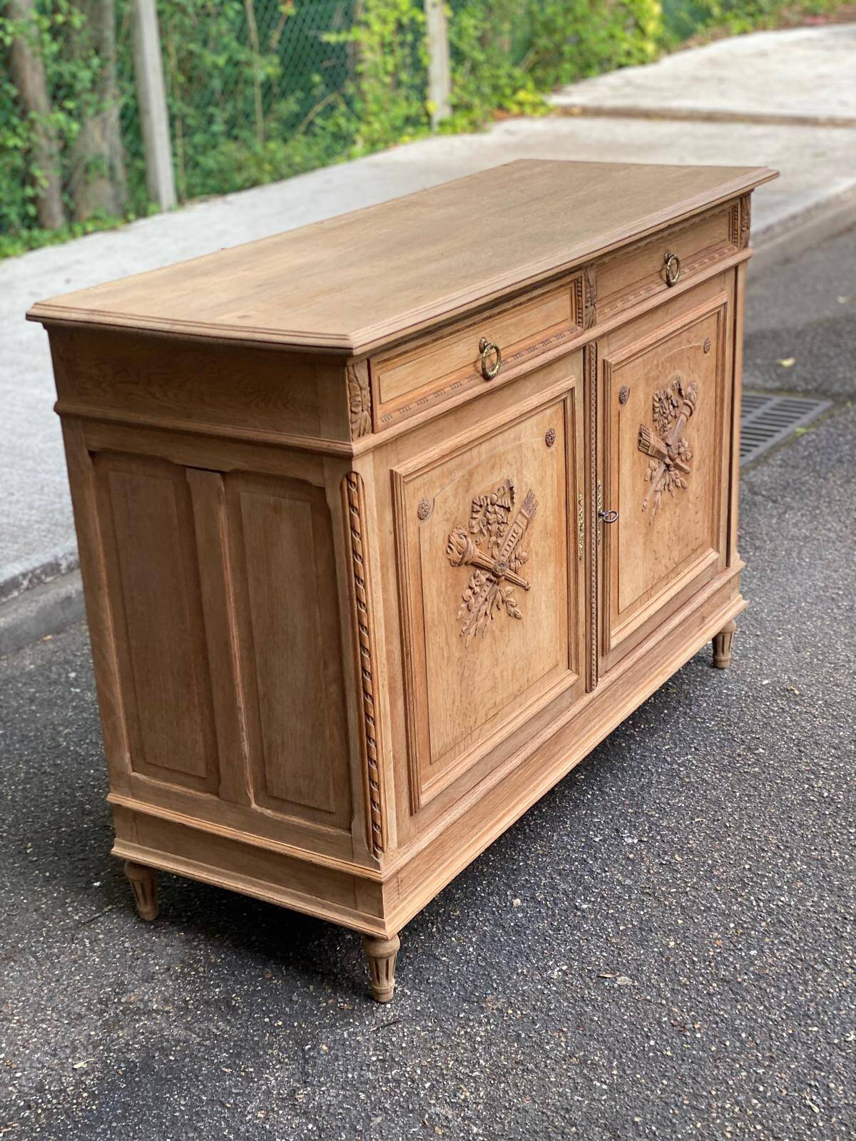 Louis XVI buffet renovated in solid oak from the 19th century, 140cm.