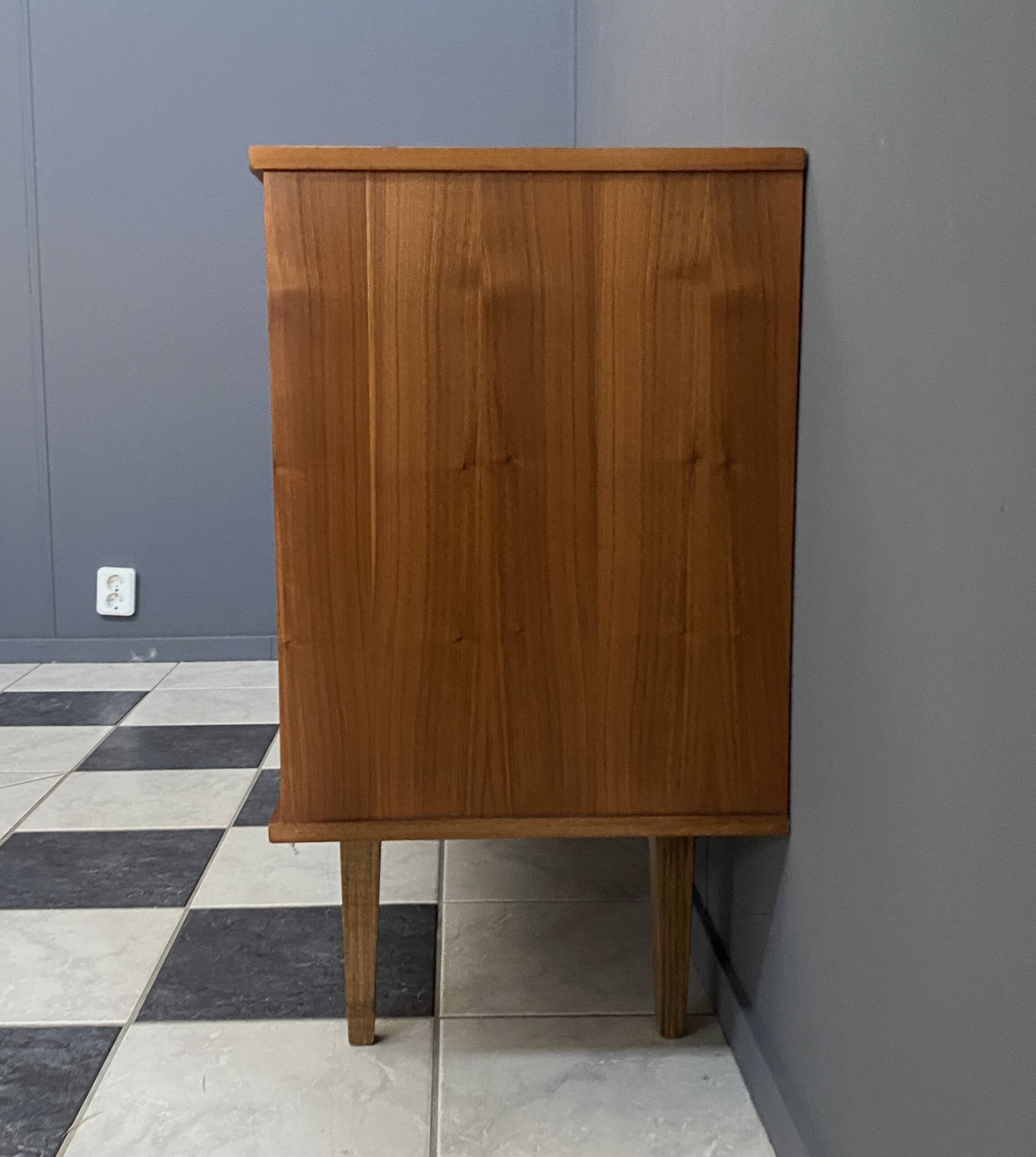 Buffet en bois des années 1960