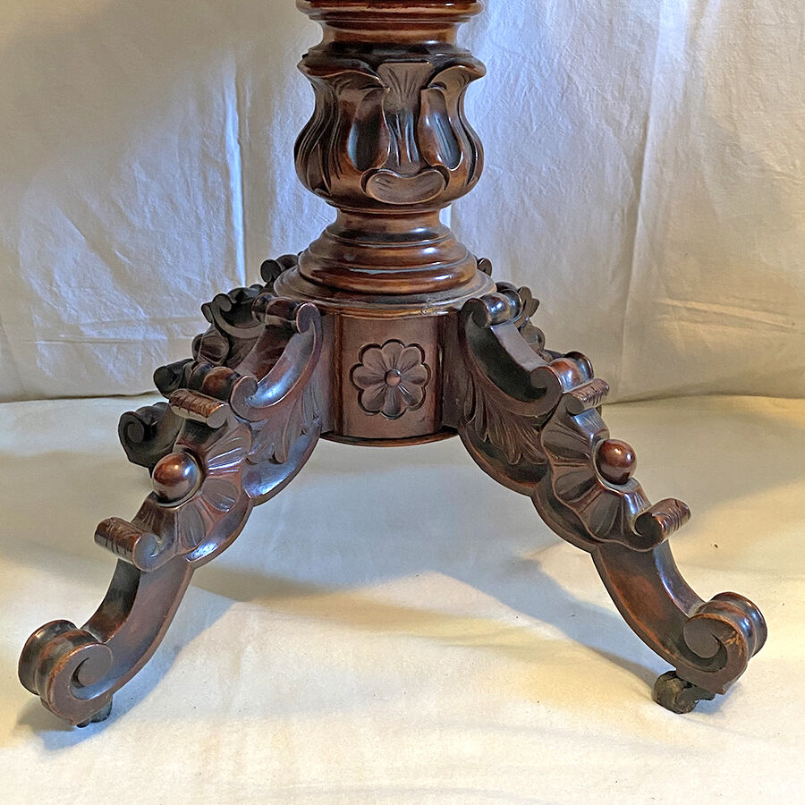 Napoleon III fiddled form table